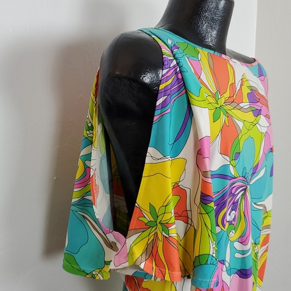 Trina Turk top blouse open back floral size M - Picture 3 of 10
